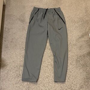 Nike Men's Grey Joggers